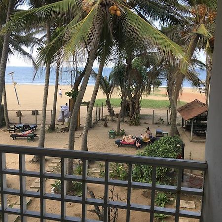 Dephani Beach Hotel Negombo Exterior foto